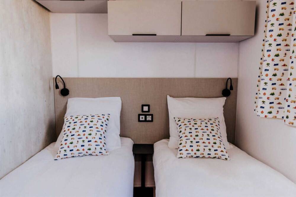 Zecamping piscine couverte pet friendly mobil-home Tv 30m2 4 pers in Landrellec, Pleumeur-Bodou