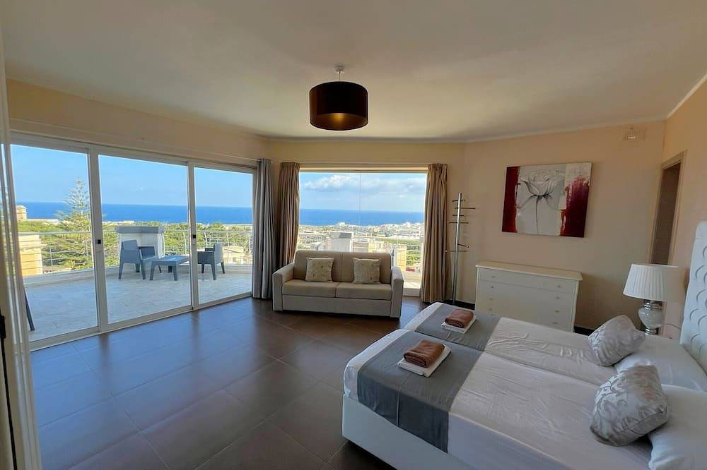 Villa for 29 personer med have in Swieqi, Malta (ø)