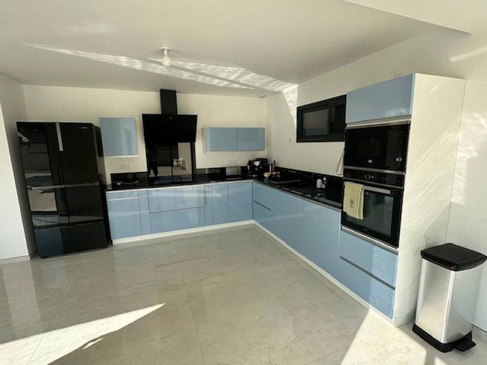 Gîte pour 15 personnes, avec terrasse et piscine à Satolas-et-Bonce - 3