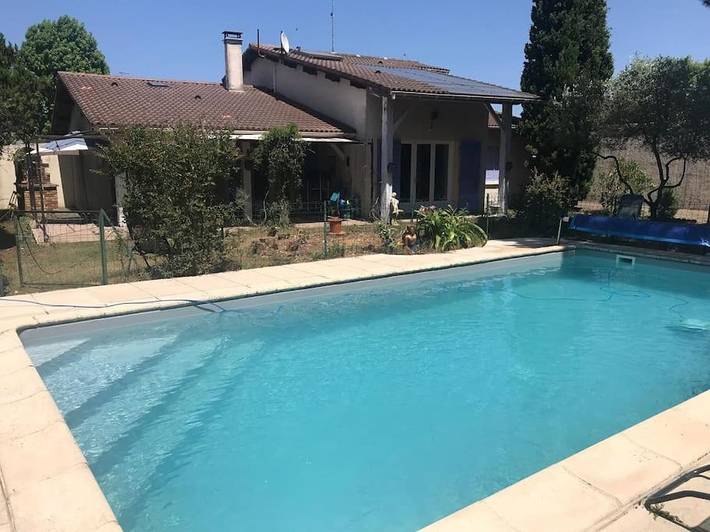 Location de vacances pour 8 personnes, avec piscine et jardin à Biganos - 4