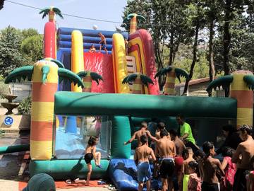 Camping pour 8 Personnes dans Vitrolles, Région d'Istres, Photo 2