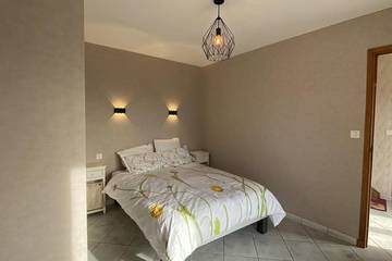 Gîte pour 8 Personnes dans Besse-et-Saint-Anastaise, Massif central, Photo 1