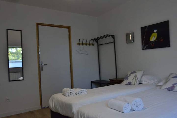 Gîte pour 12 personnes, avec jardin et balcon à Saint-Jean-le-Thomas - 4