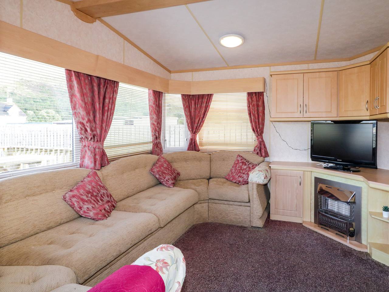 Meric Stone Holiday Lets Caravan 2 in County Londonderry