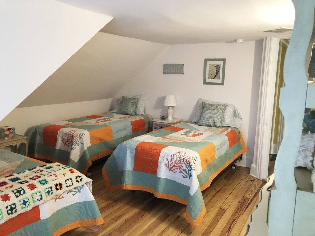 Newly renovated family beach house, walking distance to everything! in Bay Head, Ocean County