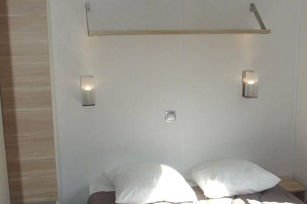 Mobil home confortable avec terrasse in Le Grand-Serre, Région de Valence