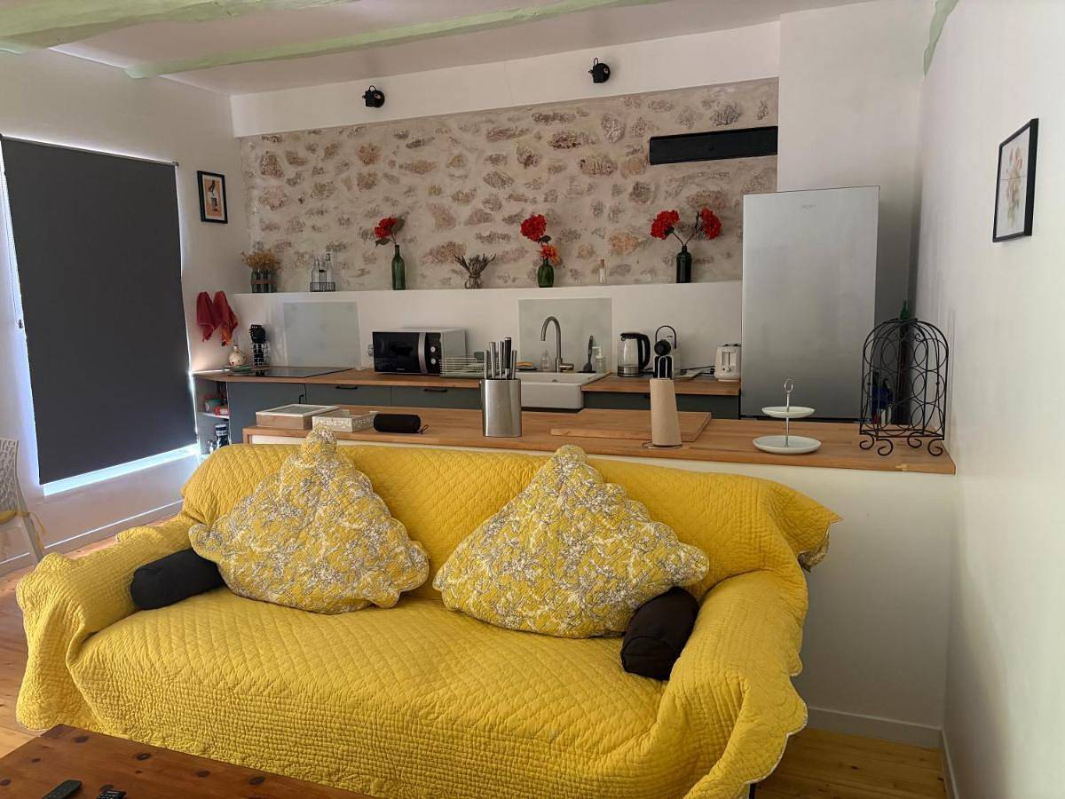 Appartement entier, One-Bedroom Apartment in Villecroze, Région de Draguignan