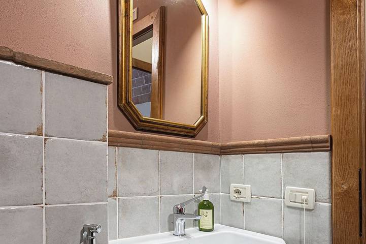 Appartamento intero, Appartamento a piano terra con una camera da letto matrimoniale in Terricciola, Pisa e dintorni