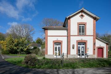 Gîte pour 8 personnes, avec jardin dans Bon Repos sur Blavet