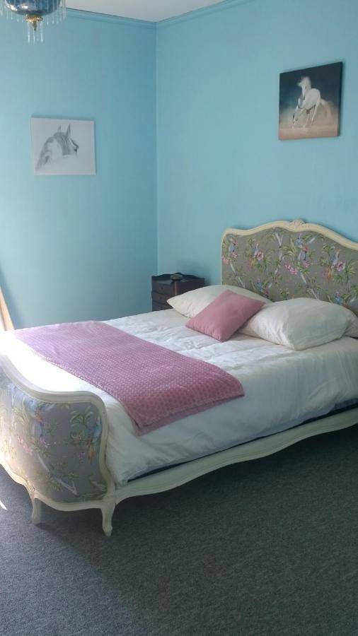 Location de vacances pour 2 personnes, avec jardin ainsi que vue et piscine, animaux acceptés à Chalais (Aquitaine) - 3