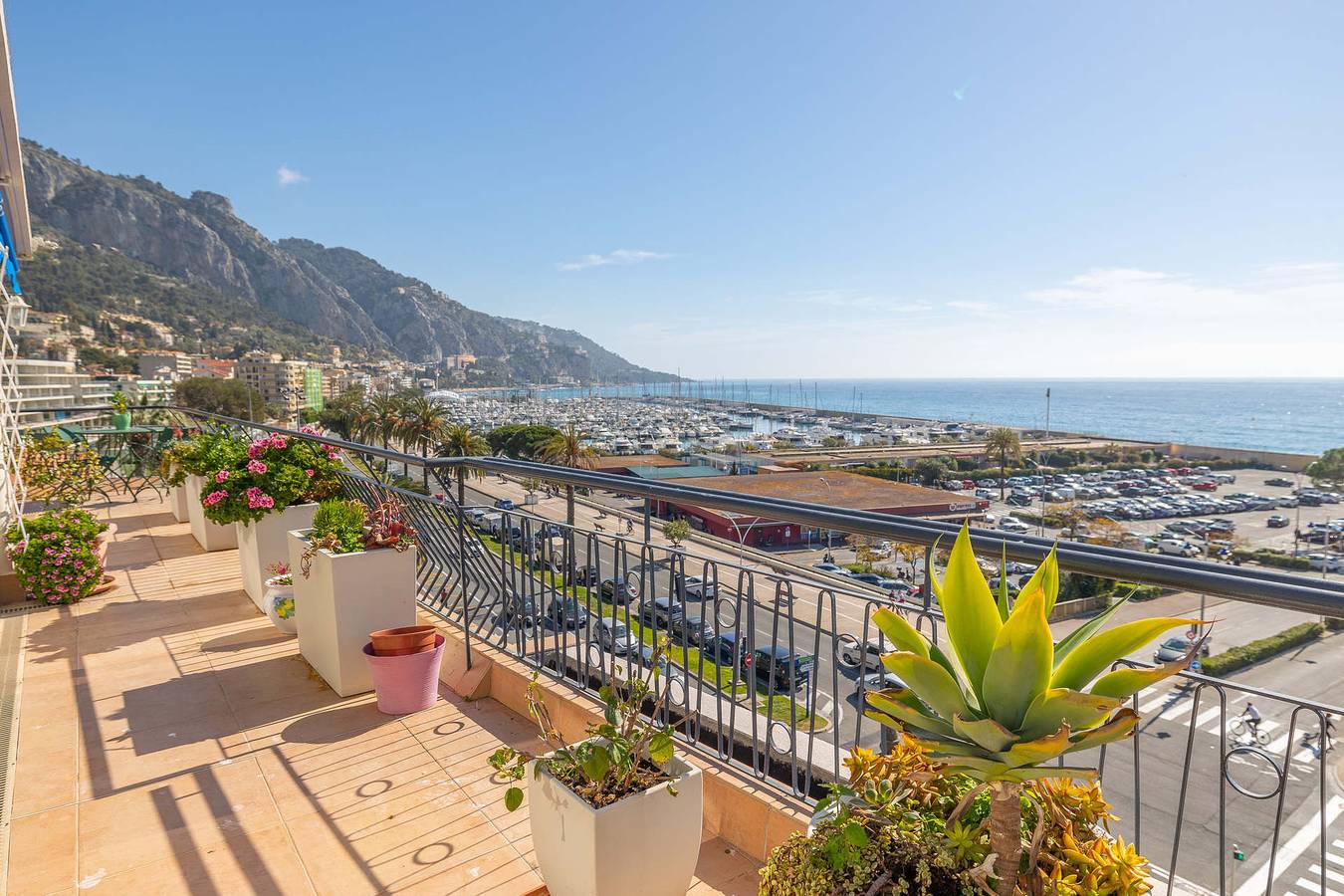 Geheel appartement, Vakantieappartement voor 5 personen met balkon/terras in Menton, Nice en omgeving