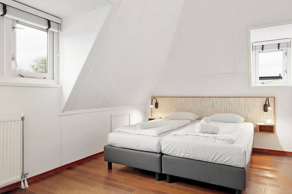 Comfortable 4-person bungalow in Drenthe