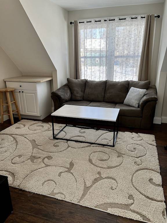 Ganze Wohnung, 1br-1bth- Furnished Apartment in Chardon in Geauga County
