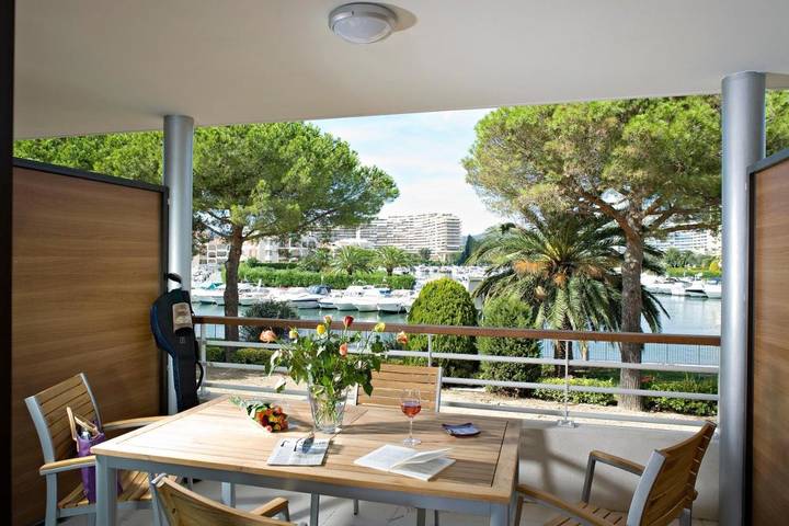 Appart’hôtel pour 4 personnes, avec jardin et piscine