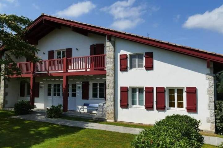 Gîte pour 2 personnes, avec jardin à Louhossoa