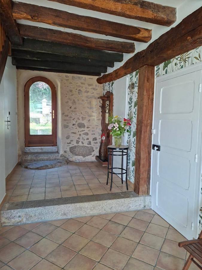 Gîte pour 2 personnes, avec Terrasse et Jacuzzi ainsi que Jardin et Piscine à Châtillon-sur-Thouet