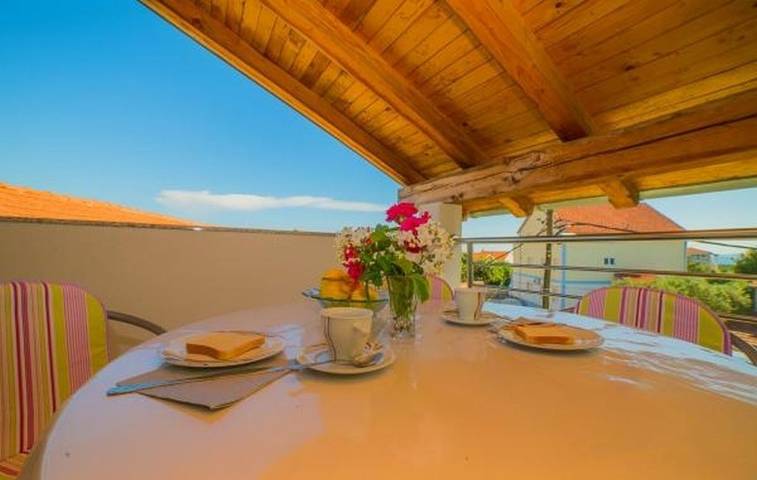 Ferienwohnung für 4 Personen, mit Pool und Terrasse in Pakostane - 2