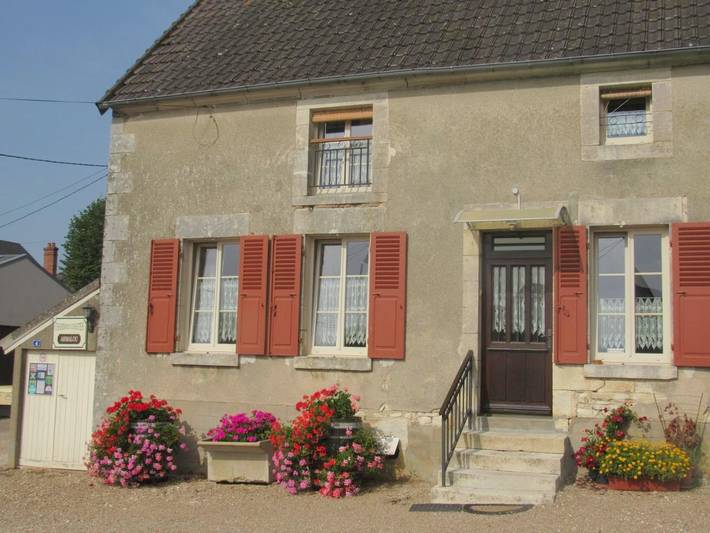Location de vacances pour 2 personnes, avec vue et jardin, adapté aux familles dans Saint-Andelain - 2