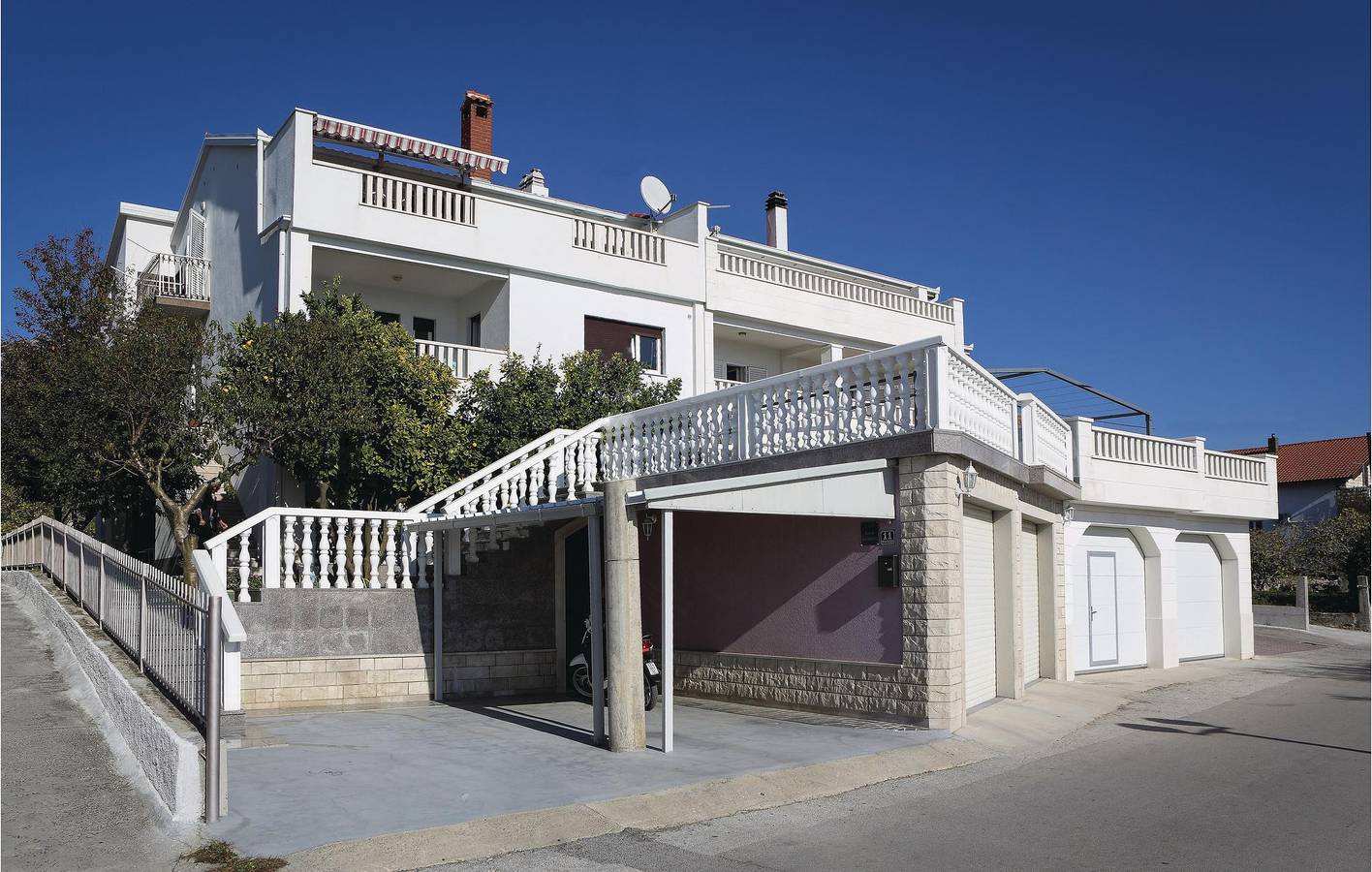 Ganze Ferienwohnung, Ferienwohnung für 6 Personen mit Terrasse in Kastel Kambelovac, Kaštela