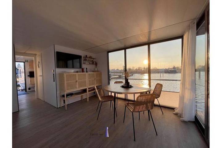 Boot für 4 Personen, mit Terrasse und Sauna sowie Ausblick in Barth - 4