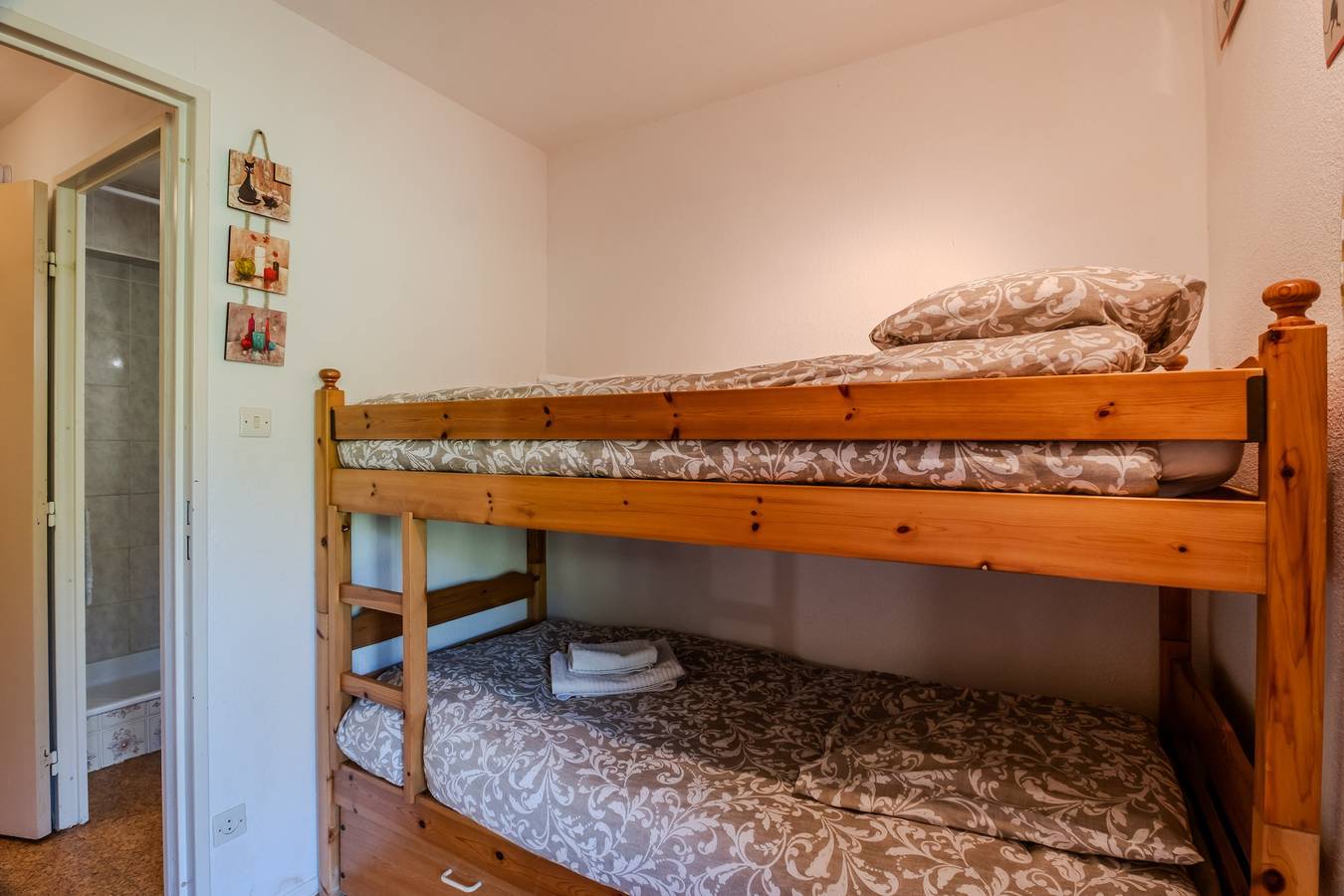 Ganze Wohnung, Ferienwohnung für 4 Personen mit Balkon in Onnion, Region Bonneville