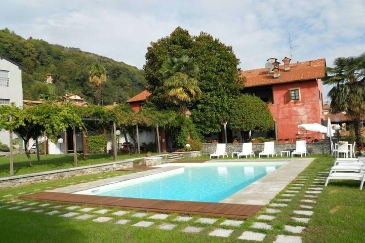 Gîte pour 4 personnes, avec terrasse à Brovello-Carpugnino