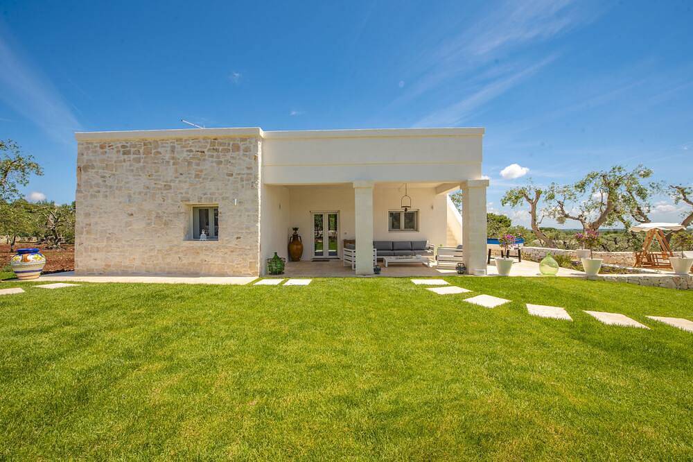Trullo Lillo -Trullo & private swimming pool in Marina di Ostuni, Salento