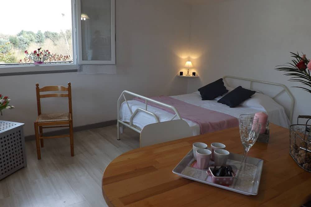 Appartement entier, Gite - Studio  Pour 2 Personnes Sarlat in Vitrac, Périgord Noir
