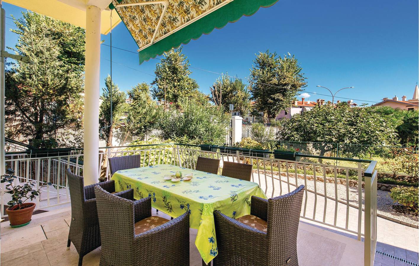 Entire vacation apartment, Vacation apartment for 6 people with terrace in Lovran, Opatija Riviera