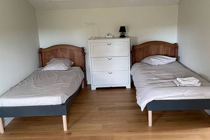 House 10min from Cahors in the heart of the woods with swimming pool in Valroufié, Quercy
