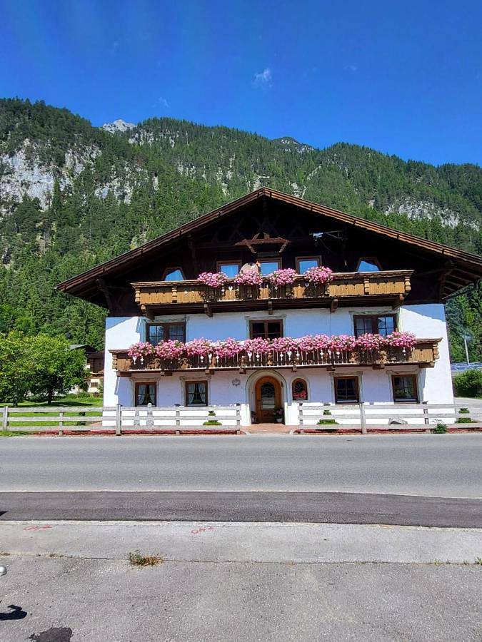 B&B für 2 Personen, mit Balkon und Garten sowie Ausblick in Leutasch