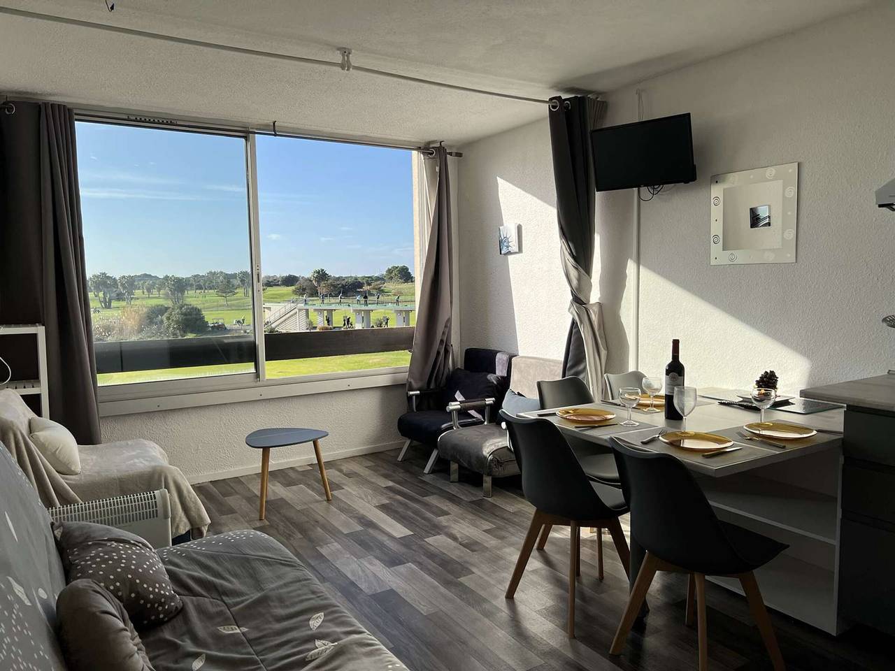 Ganzes Studio, Studio für 4 - Pool, Parkplatz, Waschmaschine, In der Nähe von Geschäften in Cap d'Agde, Agde