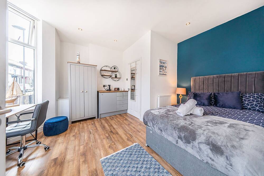 Stunning house close to the stadium + Hot tub! in Liverpool, Merseyside