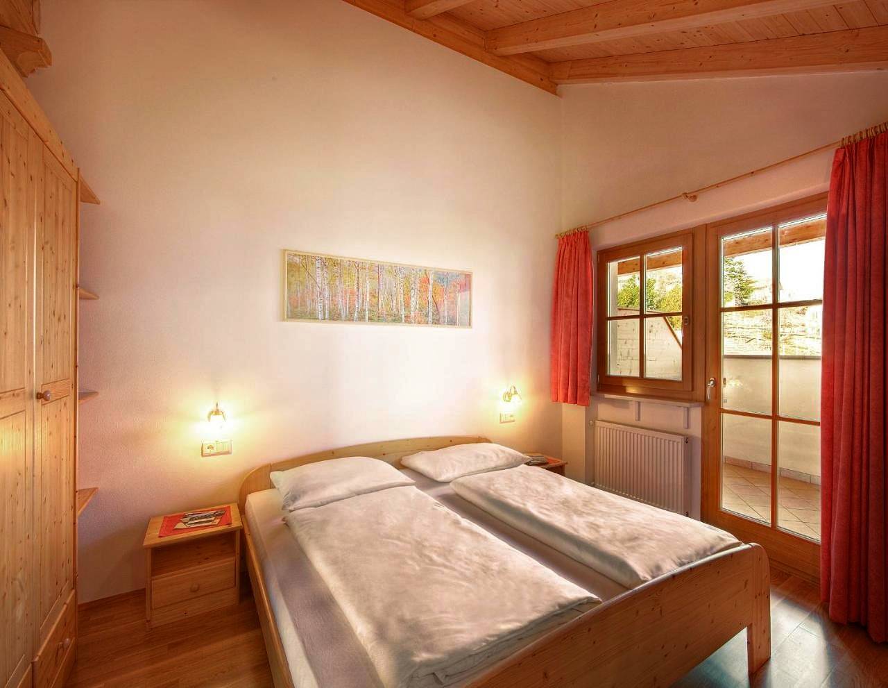 Ganze Wohnung, Ferienhof "Lindenhof" in Kurtatsch an der Weinstraße, Nonsberggruppe