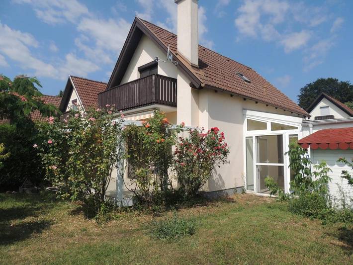 Ferienhaus für 5 Personen, mit Balkon und Terrasse sowie Garten und Seeblick