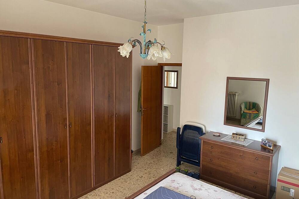 Entire apartment, Spacious and bright apartment a stone's throw from the old town and the beach in San Benedetto del Tronto, Riviera delle Palme