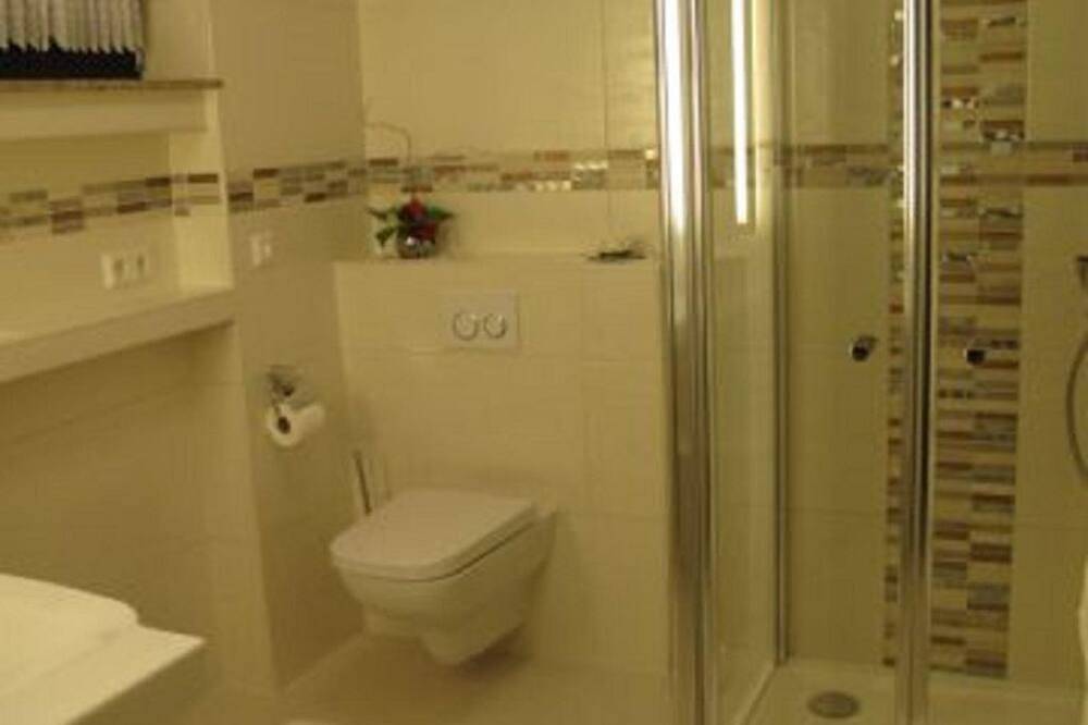 Ganze Wohnung, Doppelzimmer, Dusche, Wc, 1 Schlafraum - Haus Anna in Saarlouis, Saargau