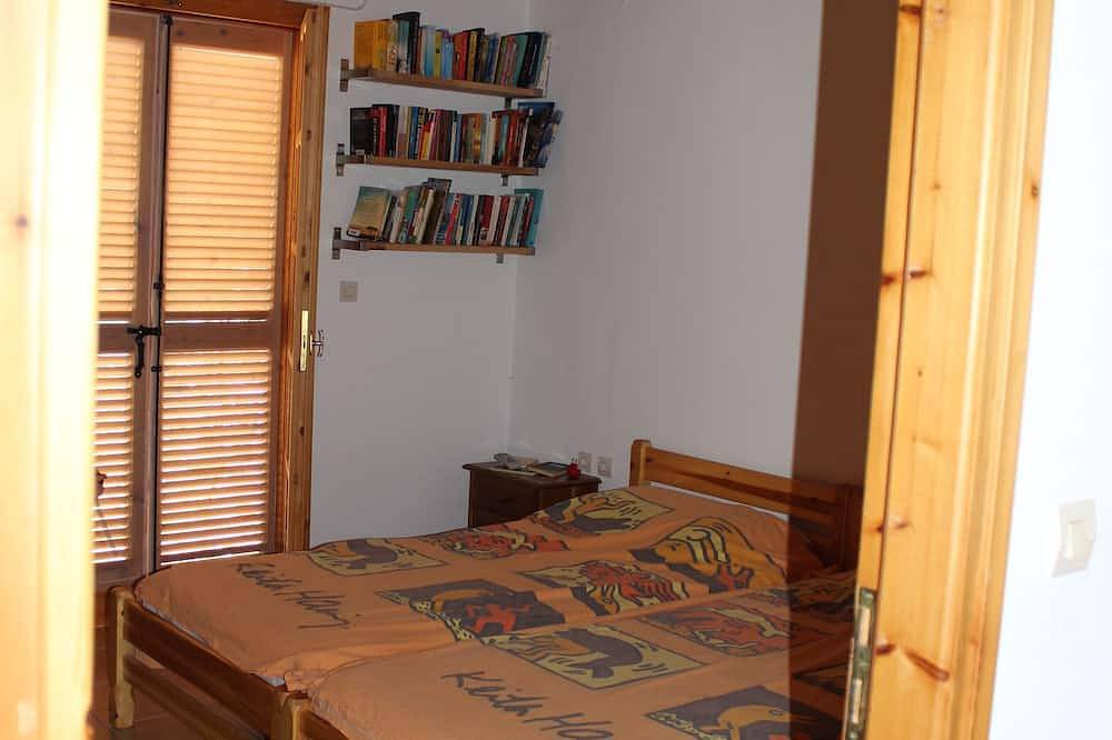 Schöne freistehende Villa mit 3 Schlafzimmern und einem Pool mit Blick auf einen Olivenhain in Roumeli, Rethymno und Umgebung