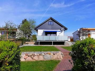 Ferienhaus für 6 Personen, mit Ausblick und Seeblick sowie Garten und Terrasse in Sauzin