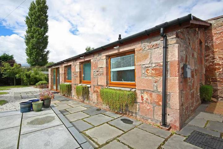 Chalet for 4 people, with Garden and View in Inverness