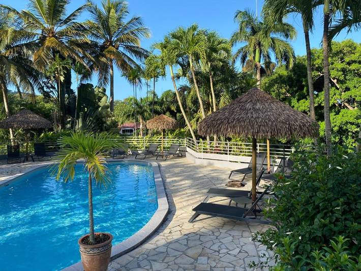 Hôtel pour 2 personnes, avec vue ainsi que piscine et jardin dans Plage de Grande Anse