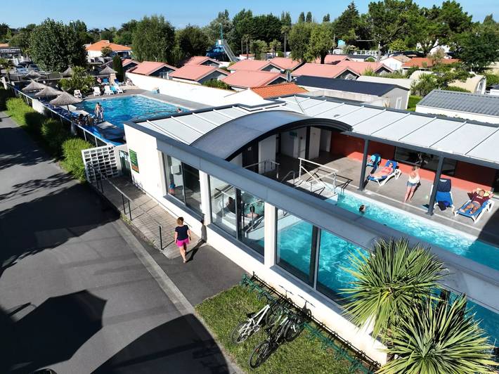 Camping pour 2 personnes, avec terrasse ainsi que piscine et sauna à Saint-Jean-de-Monts - 2