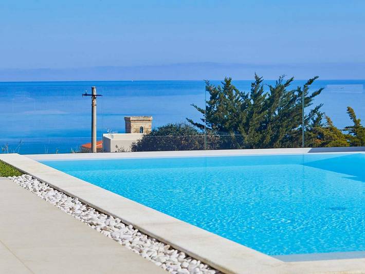 Villa pour 7 personnes, avec terrasse et jardin ainsi que vue sur l’océan et piscine à Alcamo
