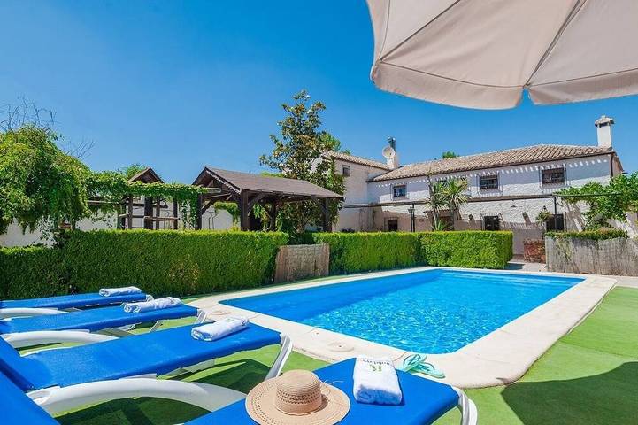 Villa pour 20 personnes, avec terrasse et jardin - 1