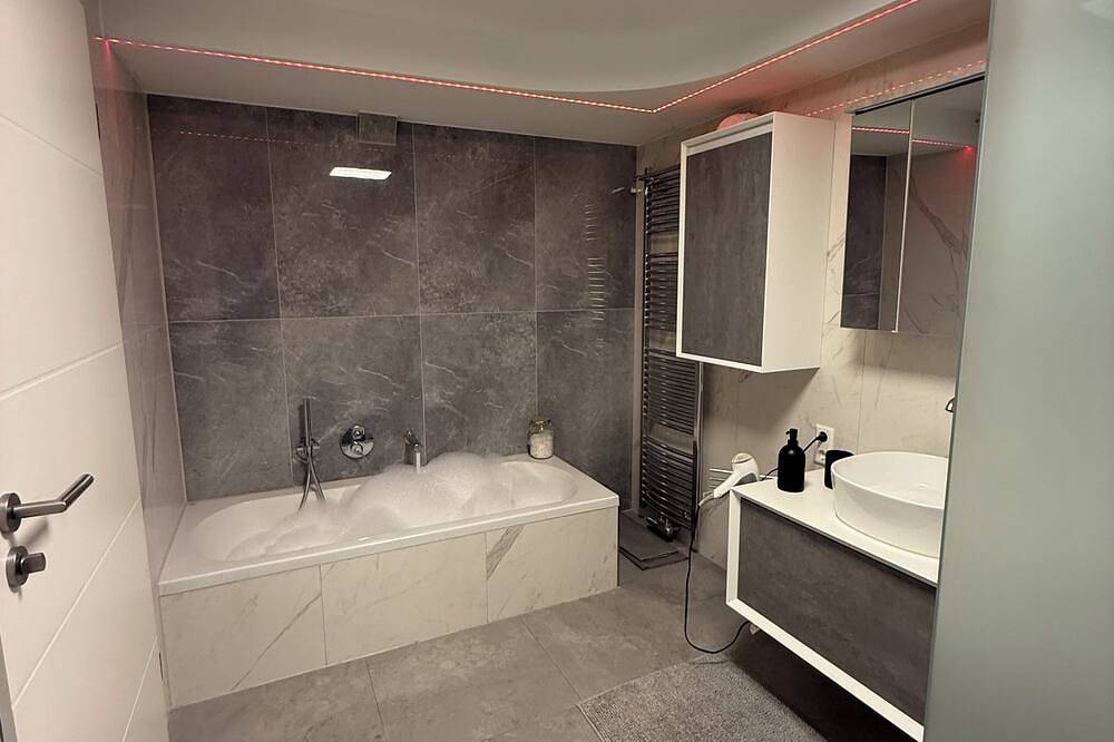 Ganze Wohnung, Ein Ort an dem Luxus und Ruhe aufeinandertreffen. in Singen, Hegau