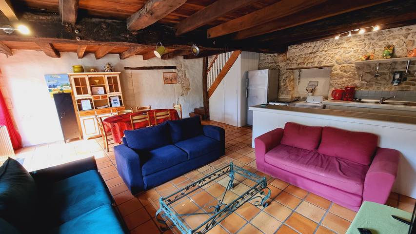 Gîte pour 6 personnes, avec piscine, adapté aux familles à Saint-Just-Luzac - 2