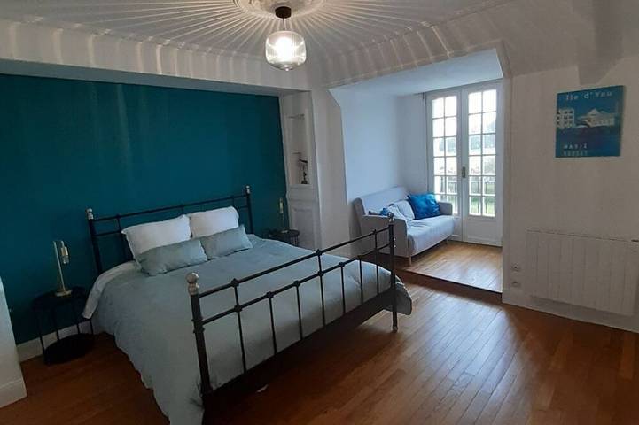 Location de vacances pour 12 personnes, avec jardin, animaux acceptés à Favières - 2