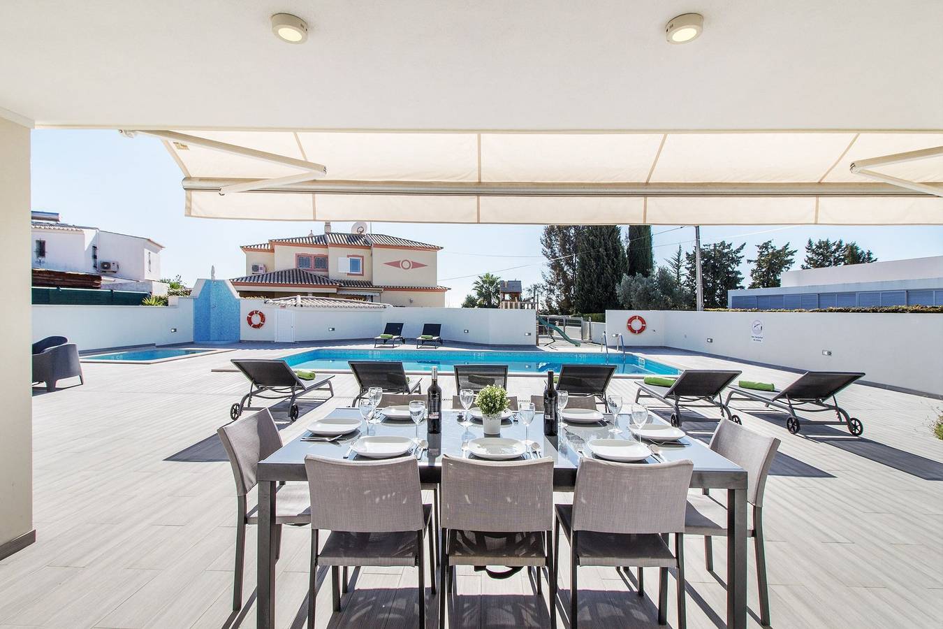 Villa für 8 Personen mit Terrasse in Estômbar, Lagoa