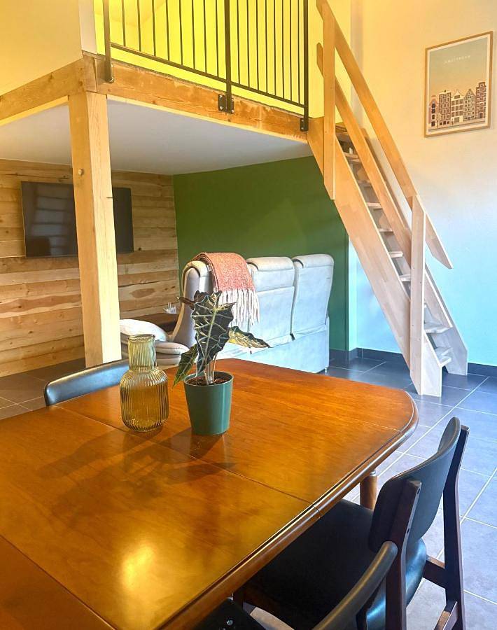 Gîte pour 2 personnes, avec vue et jardin à Loriol-sur-Drôme