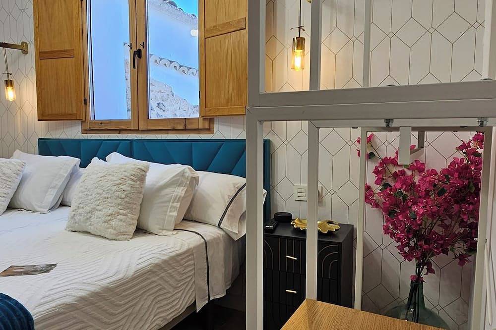 Rural House El Edén with Swimming Pool and Hydromassage Shower in Barrio Judío de Montánchez in Montánchez, Cáceres und Umgebung